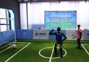 Toko Robot Pertama di Dunia Resmi Dibuka, Bisa Beli Unit hingga Aksesoris dari 50 Produsen dan Pengembang. 3 Robot-Robot Bermain Futsal di Toko Robot 4S